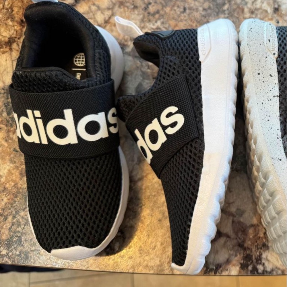 Brand new- kids adidas sneakers❗️